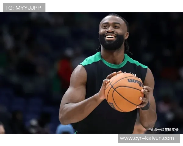 杰伦布朗称赞球队篮板保护表现出色为胜利奠定基础