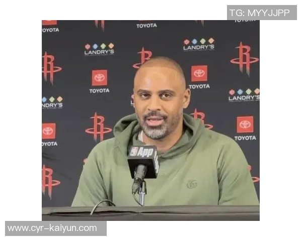 乌度卡强调KD身边球员配置应令对手忌惮包夹策略 乌度卡强调KD身边球员配置应令对手忌惮包夹策略