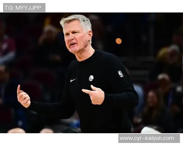 湾区主播质疑科尔对理查德和库明加坐板凳的解释前后不一令人困惑