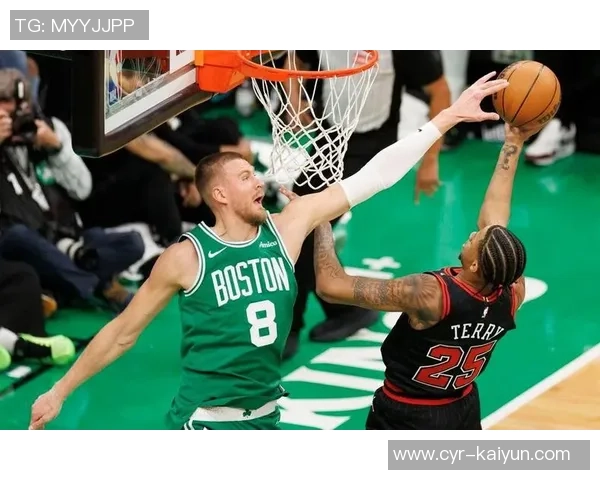 怀特回应布朗无缘月最佳称其为球队绝对核心不解评选规则 怀特回应布朗无缘月最佳称其为球队绝对核心不解评选规则