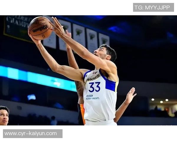 勇士新援莱昂斯接过33号球衣上一位是怀斯曼的传奇回顾 勇士新援莱昂斯接过33号球衣上一位是怀斯曼的传奇回顾