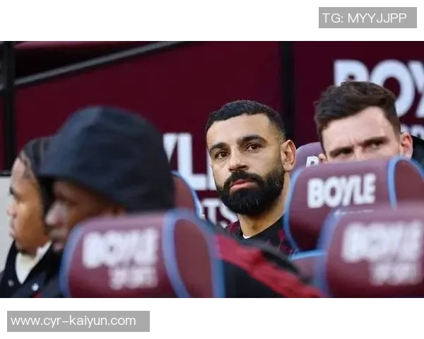 尼科尔建议斯洛特考虑让萨拉赫替补以提升其表现和状态