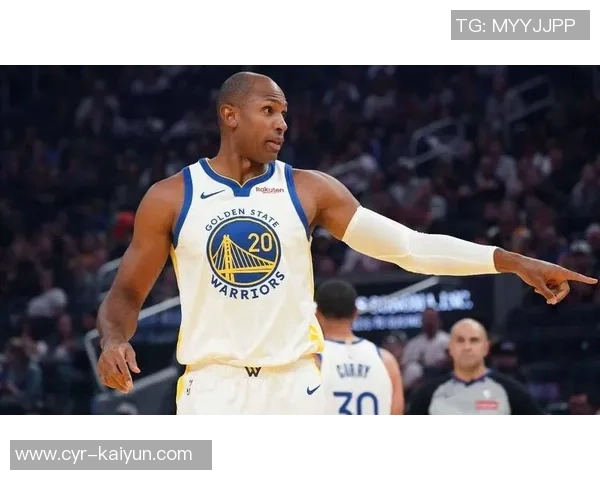 比尔首场比赛表现出色上半场完美命中率贡献12分2篮板正负值5